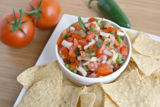 Pico de Gallo in a bowl with chips