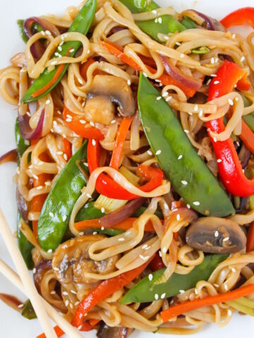 Vegetable lo mein cover photo