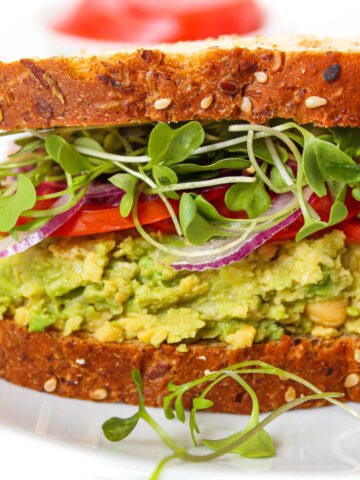 Avocado chickpea mash cover photo