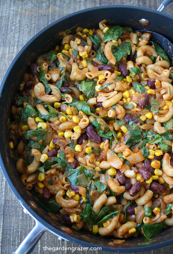 Cooked vegan chili mac in a pan