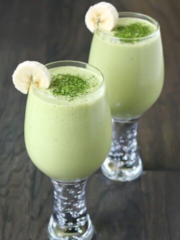 Coconut vanilla matcha smoothie in glasses