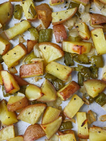 Oven roasted homestyle breakfast potatoes with bell pepper