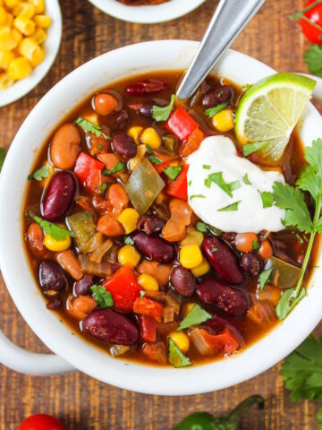 Three bean chili cover photo