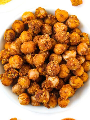 Cheesy nacho roasted chickpeas cover photo