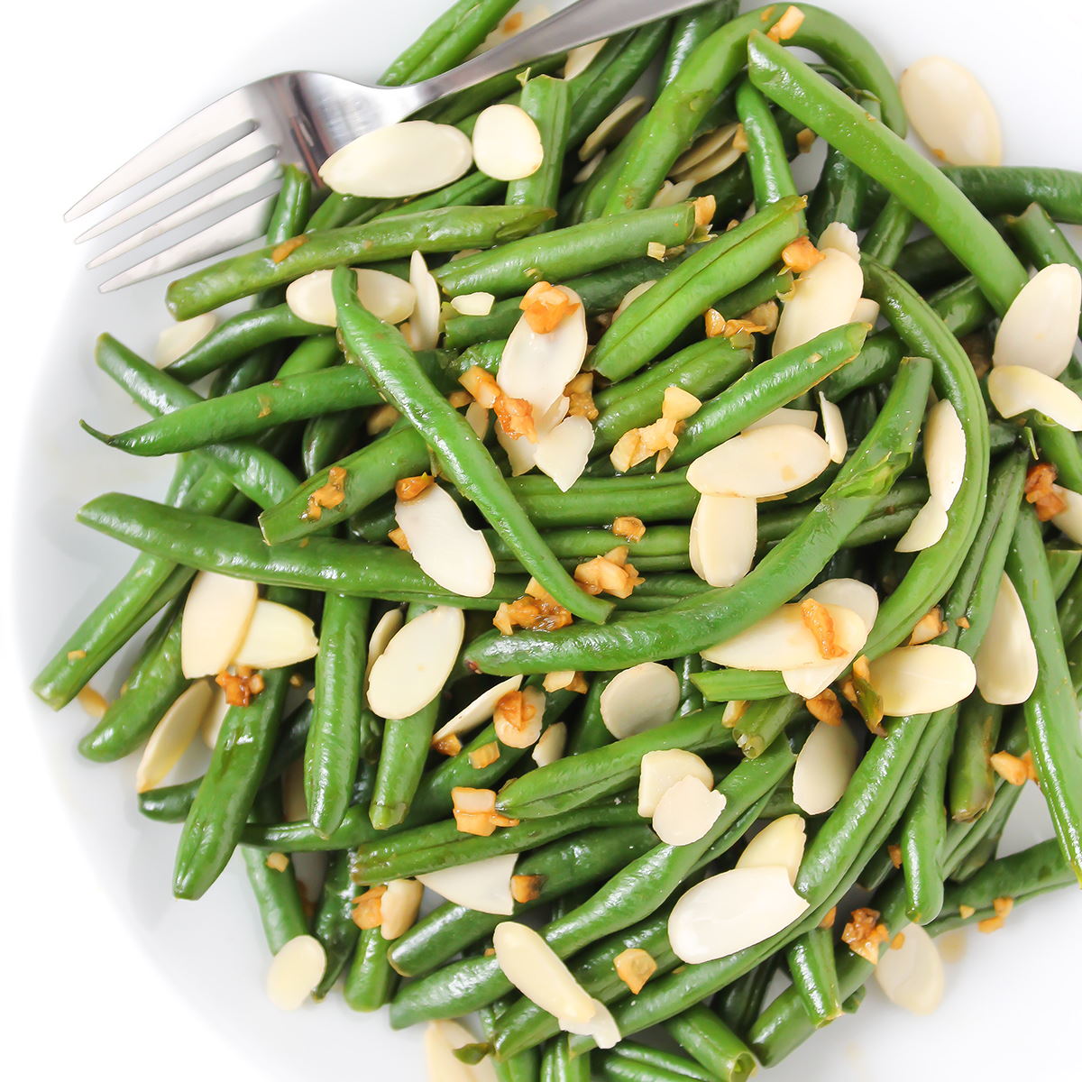 Almond Garlic Green Beans (Easy!) The Garden Grazer
