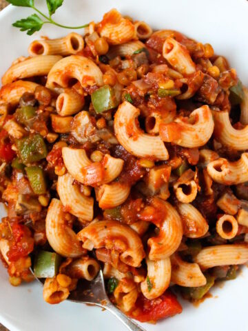 Vegan lentil goulash cover photo