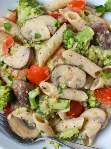Creamy vegetable pasta cover photo