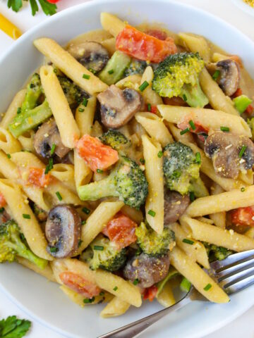 Creamy vegetable pasta cover photo