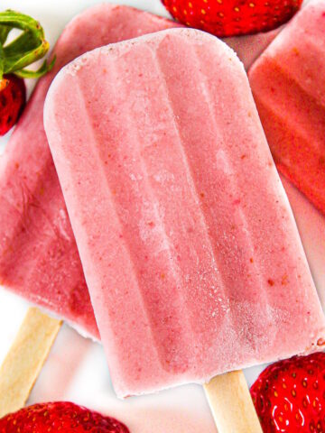 Strawberry cream popsicles cover photo