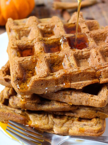 Vegan pumpkin waffles cover photo